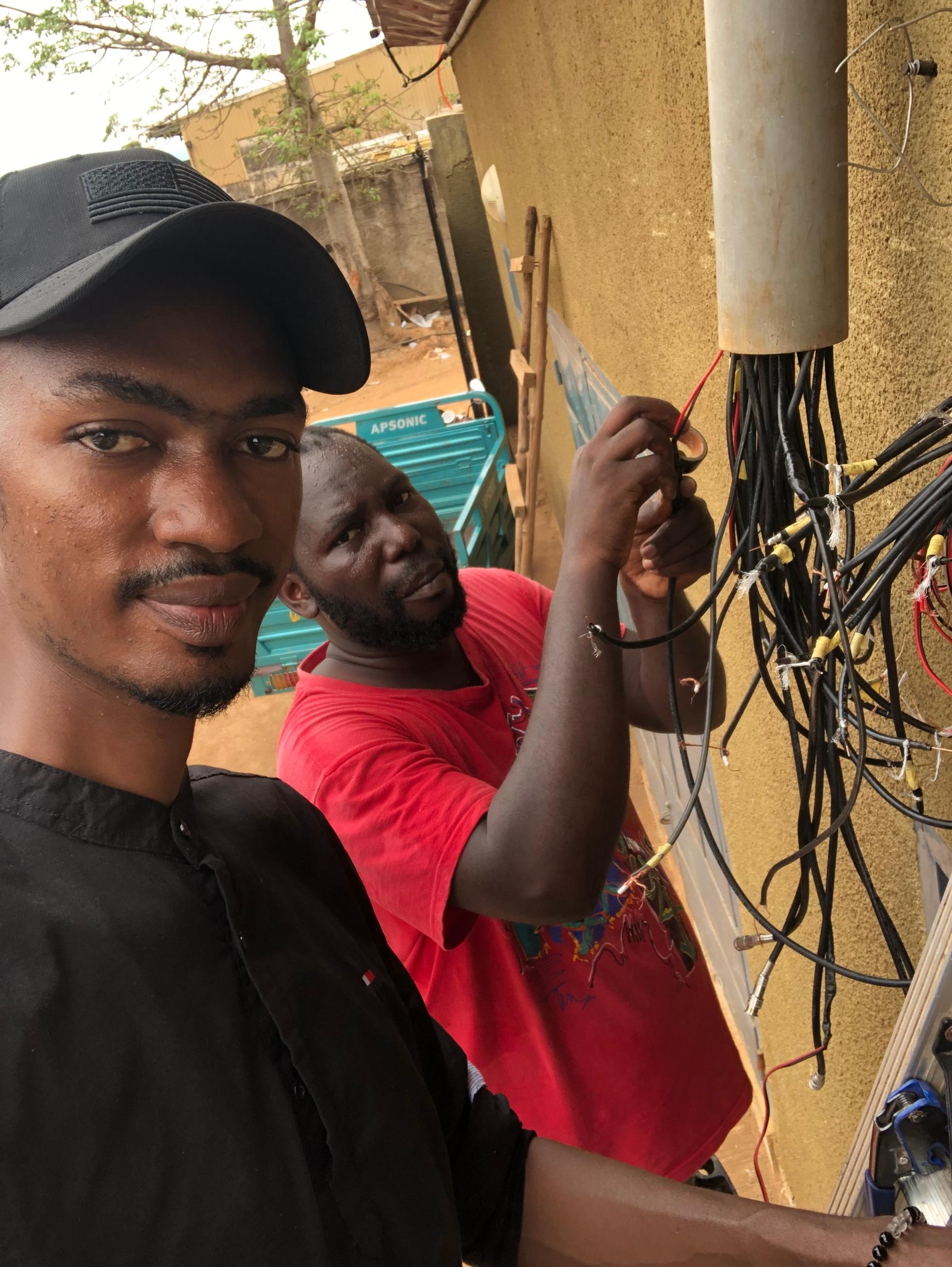 Installation caméra de surveillance CCTV haute définition à Conakry Guinée par Grand Pixel Solutions